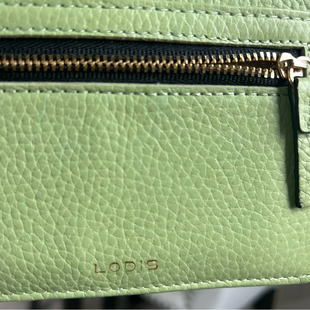 ✨Lodis Mint Green Pebbled Leather Card Wallet with Zip - Picture 3 of 8